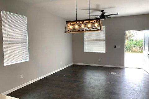 Appartement à louer à Englewood, Floride: 2 chambres, 87.42 m2 № 2385666 - photo 2