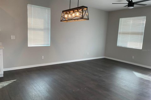 Appartement à louer à Englewood, Floride: 2 chambres, 87.42 m2 № 2385666 - photo 3