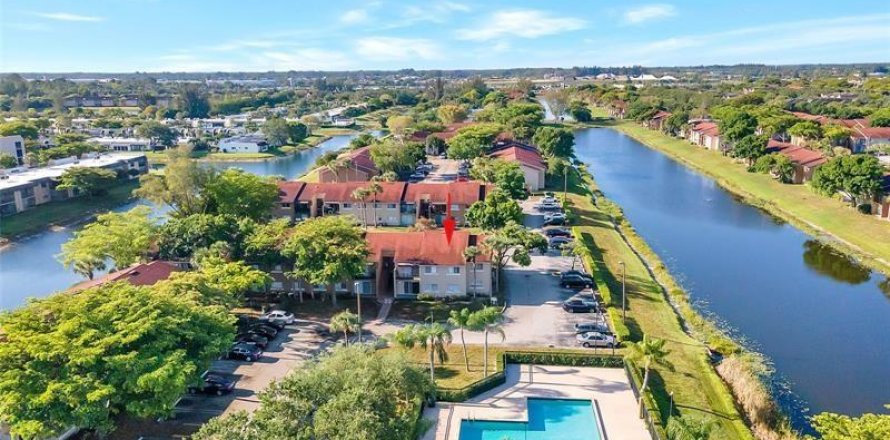 Condominio en West Palm Beach, Florida, 2 dormitorios № 1226871