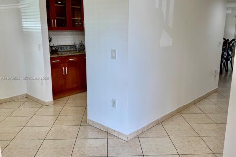 Copropriété à vendre à Pembroke Pines, Floride: 2 chambres, 142.42 m2 № 2046160 - photo 12