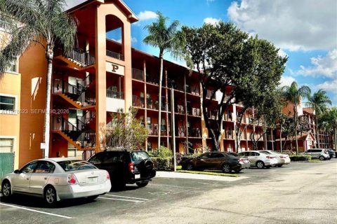 Copropriété à vendre à Pembroke Pines, Floride: 2 chambres, 142.42 m2 № 2046160 - photo 7