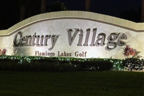 Copropriété à vendre à Pembroke Pines, Floride: 2 chambres, 142.42 m2 № 2046160 - photo 25