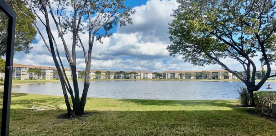 Condo à Pembroke Pines, Floride, 2 chambres  № 2046160