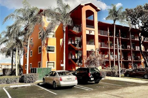 Copropriété à vendre à Pembroke Pines, Floride: 2 chambres, 142.42 m2 № 2046160 - photo 5