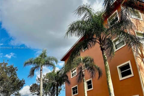 Copropriété à vendre à Pembroke Pines, Floride: 2 chambres, 142.42 m2 № 2046160 - photo 6