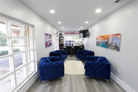 Propiedad comercial en venta en Pinecrest, Florida № 1864675 - foto 7