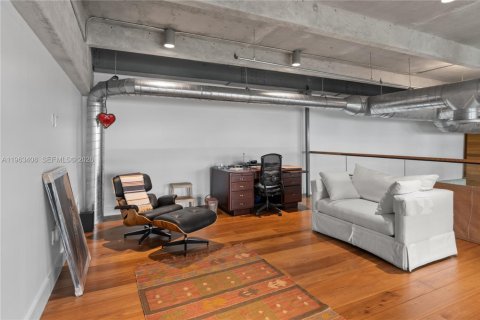 Condo in Miami, Florida, 2 bedrooms № 2025887 - photo 26