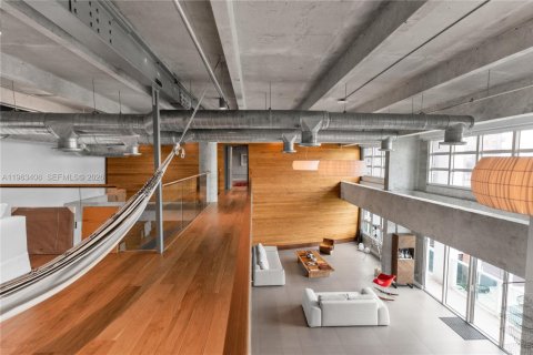 Condo in Miami, Florida, 2 bedrooms № 2025887 - photo 27