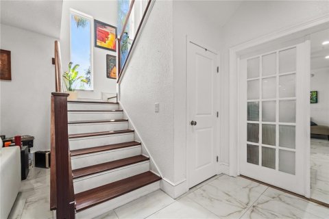 House in Saint Petersburg, Florida 7 bedrooms, 396.51 sq.m. № 2205126 - photo 27