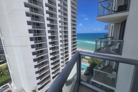 Copropriété à vendre à Sunny Isles Beach, Floride: 2 chambres, 84.36 m2 № 1959714 - photo 2