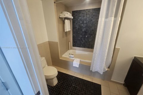 Copropriété à vendre à Sunny Isles Beach, Floride: 2 chambres, 84.36 m2 № 1959714 - photo 17