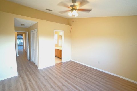Townhouse in Tampa, Florida 2 bedrooms, 119.66 sq.m. № 2237939 - photo 22
