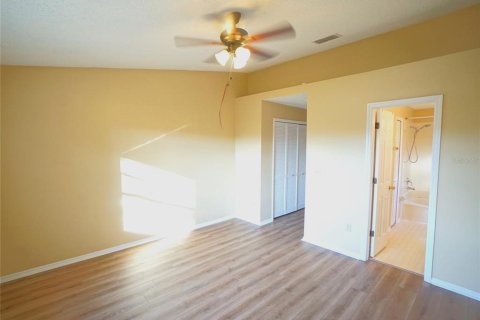 Townhouse in Tampa, Florida 2 bedrooms, 119.66 sq.m. № 2237939 - photo 17