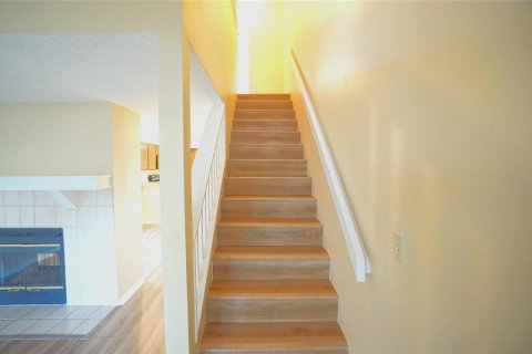 Townhouse in Tampa, Florida 2 bedrooms, 119.66 sq.m. № 2237939 - photo 23