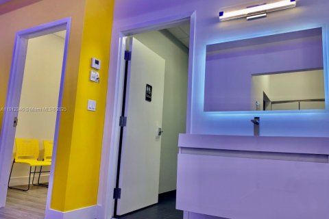 Immobilier commercial à vendre à Miami, Floride № 1969088 - photo 3