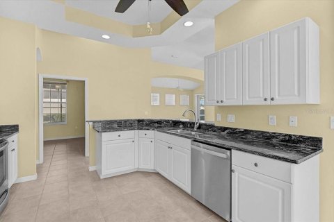 House in Bradenton, Florida 2 bedrooms, 170.94 sq.m. № 2200317 - photo 7