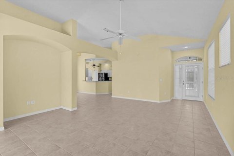 House in Bradenton, Florida 2 bedrooms, 170.94 sq.m. № 2200317 - photo 23