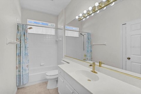 House in Bradenton, Florida 2 bedrooms, 170.94 sq.m. № 2200317 - photo 19