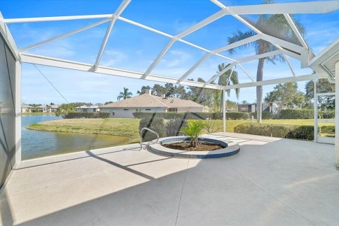 House in Bradenton, Florida 2 bedrooms, 170.94 sq.m. № 2200317 - photo 30