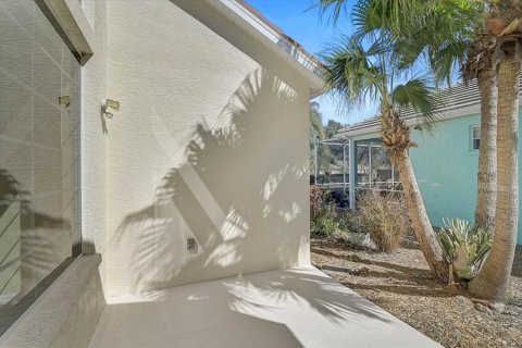 House in Bradenton, Florida 2 bedrooms, 170.94 sq.m. № 2200317 - photo 10