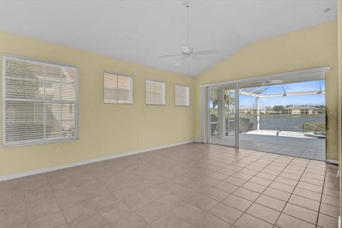 House in Bradenton, Florida 2 bedrooms, 170.94 sq.m. № 2200317 - photo 21