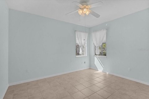 House in Bradenton, Florida 2 bedrooms, 170.94 sq.m. № 2200317 - photo 17