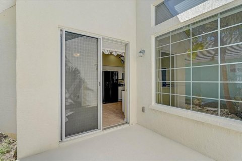 House in Bradenton, Florida 2 bedrooms, 170.94 sq.m. № 2200317 - photo 11