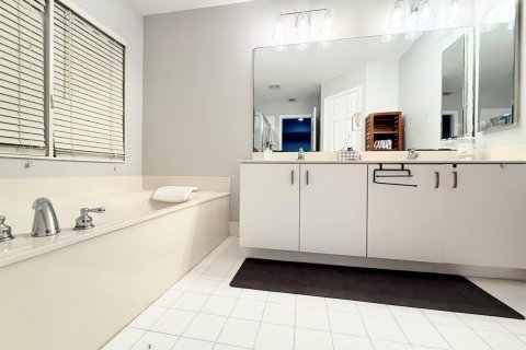 Townhouse in Palm Beach Gardens, Florida 3 bedrooms, 164.81 sq.m. № 2399982 - photo 27
