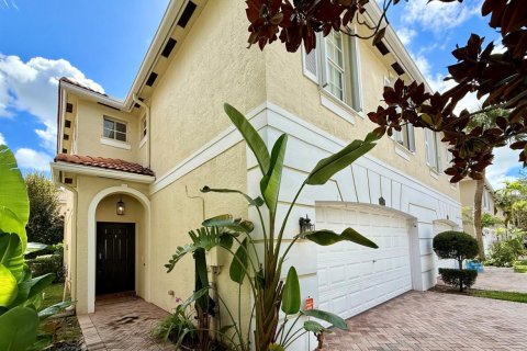 Townhouse in Palm Beach Gardens, Florida 3 bedrooms, 164.81 sq.m. № 2399982