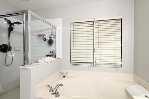 Townhouse in Palm Beach Gardens, Florida 3 bedrooms, 164.81 sq.m. № 2399982 - photo 28