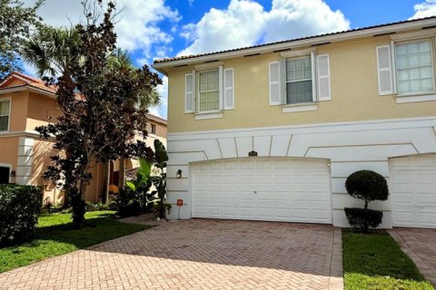 Townhouse in Palm Beach Gardens, Florida 3 bedrooms, 164.81 sq.m. № 2399982 - photo 2
