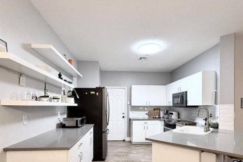 Townhouse in Palm Beach Gardens, Florida 3 bedrooms, 164.81 sq.m. № 2399982 - photo 14