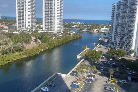 Condo à Aventura, Floride, 2 chambres  № 2027958