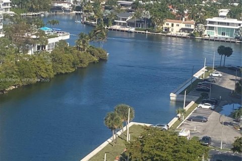 Купить кондоминиум в Авентура, Флорида 2 спальни, 97.92м2, № 2027958 - фото 2