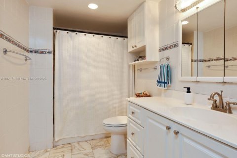 Copropriété à vendre à Miami Beach, Floride: 2 chambres, 164.99 m2 № 1924030 - photo 10