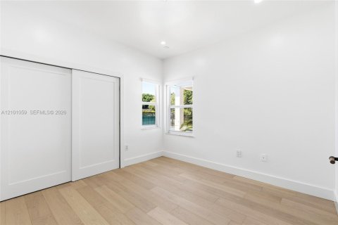 Casa en venta en South Miami, Florida, 4 dormitorios, 214.14 m2 № 2404115 - foto 19