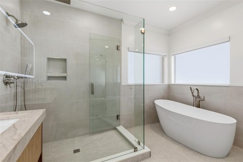 Casa en venta en South Miami, Florida, 4 dormitorios, 214.14 m2 № 2404115 - foto 15