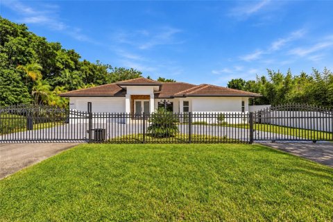 Casa en venta en South Miami, Florida, 4 dormitorios, 214.14 m2 № 2404115 - foto 3