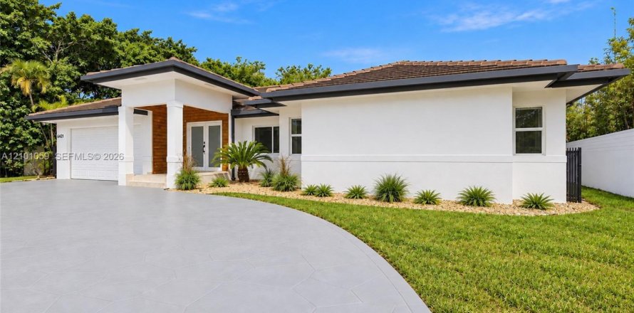 Casa en South Miami, Florida 4 dormitorios, 214.14 m2 № 2404115