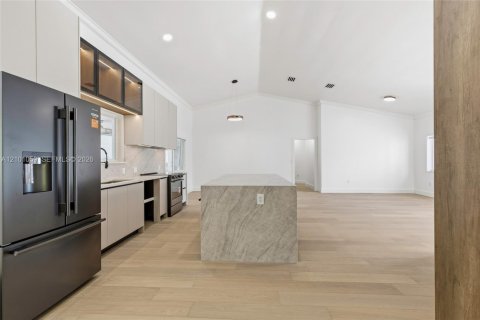 Casa en venta en South Miami, Florida, 4 dormitorios, 214.14 m2 № 2404115 - foto 7