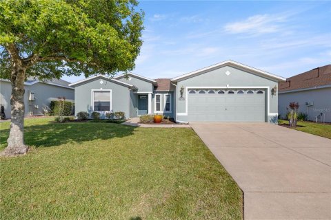 House in Ocala, Florida 2 bedrooms, 163.23 sq.m. № 1734014 - photo 1