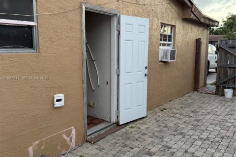 Casa en venta en Deerfield Beach, Florida, 3 dormitorios, 97.27 m2 № 2060538 - foto 2