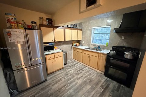 Casa en venta en Deerfield Beach, Florida, 3 dormitorios, 97.27 m2 № 2060538 - foto 3