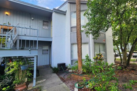Condo in Orlando, Florida, 3 bedrooms  № 1774648 - photo 1