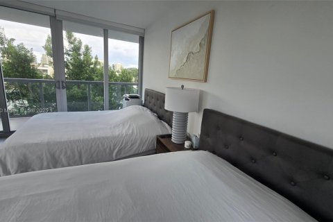 Condo in Bay Harbor Islands, Florida, 2 bedrooms № 1972765 - photo 23