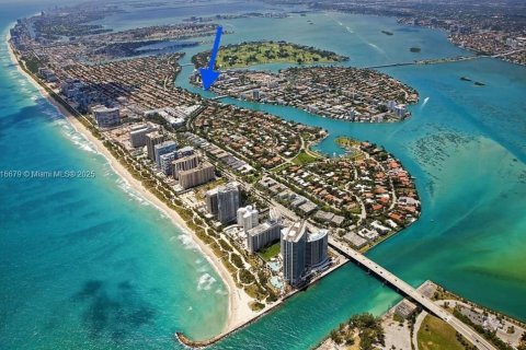 Condo in Bay Harbor Islands, Florida, 2 bedrooms  № 1972765