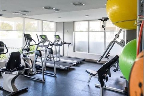 Condo in Bay Harbor Islands, Florida, 2 bedrooms № 1972765 - photo 27