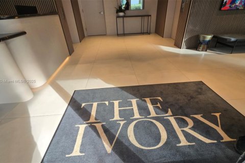 Condo in Bay Harbor Islands, Florida, 2 bedrooms № 1972765 - photo 6