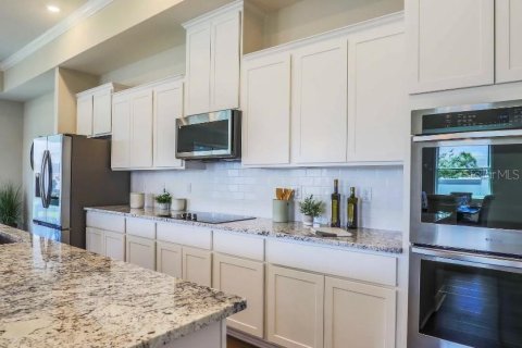 House in Lakeland, Florida 4 bedrooms, 248.51 sq.m. № 1909287 - photo 8