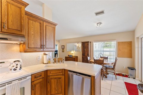 House in Palm Coast, Florida 3 bedrooms, 197.42 sq.m. № 1574156 - photo 23
